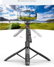 Black 360° rotating tripod phone holder with face tracking for panoramic shooting outdoors
